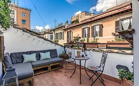 Maya Rhome Trastevere